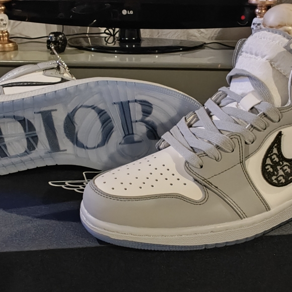 Jordan 1 Dior